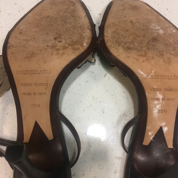 Beautiful Bruno Magli Strappy Heel Sandals - Picture 3 of 6